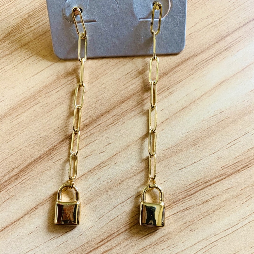 Hannah Gold Lock Chain Dangle Earrings